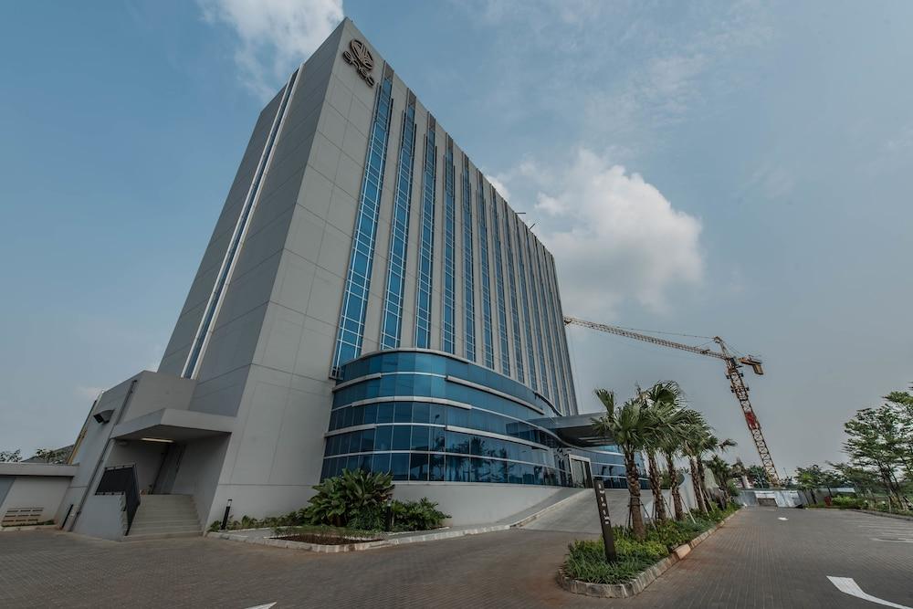 Enso Hotel Cikarang Buitenkant foto