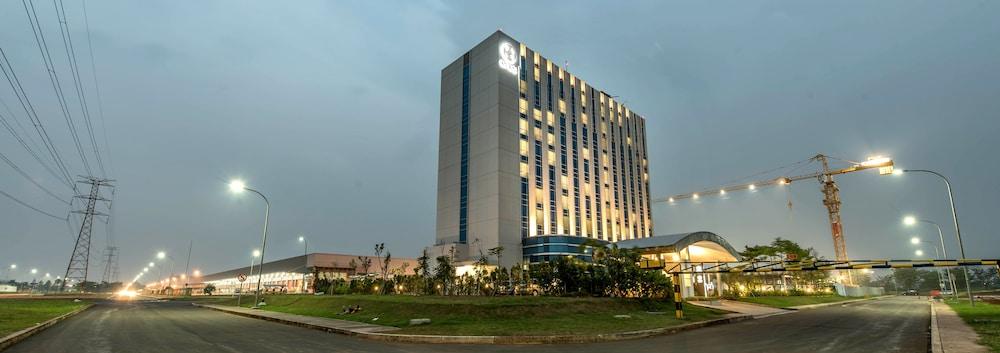 Enso Hotel Cikarang Buitenkant foto