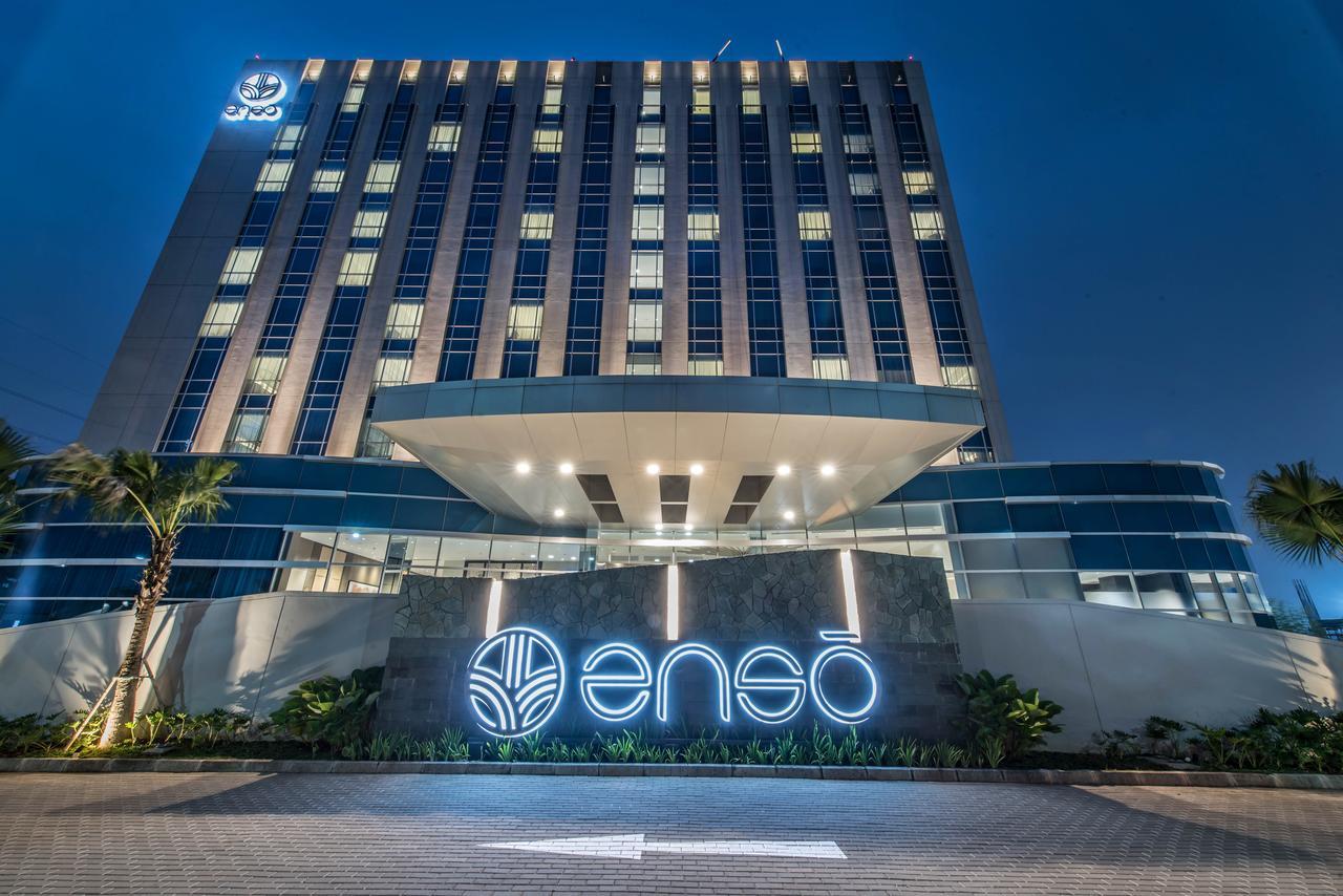 Enso Hotel Cikarang Buitenkant foto